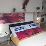 Apartman Spacious Historic Attic Loft In Center 62 M Hradec Králové