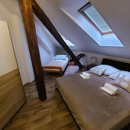 Komenskeho #1# V Historickem Centru 60m2 *