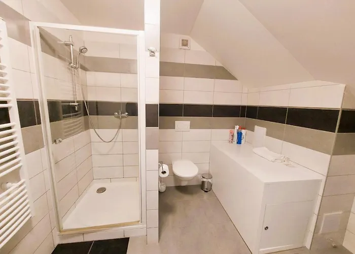 Spacious Historic Attic Loft In Center 62 M Apartamento