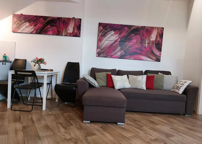 Apartamento Spacious Historic Attic Loft In Center 62 M